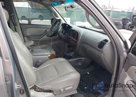 2002 Toyota Sequoia Limited V8 from USA, damaged, VIN 5TDBT48A22S129636